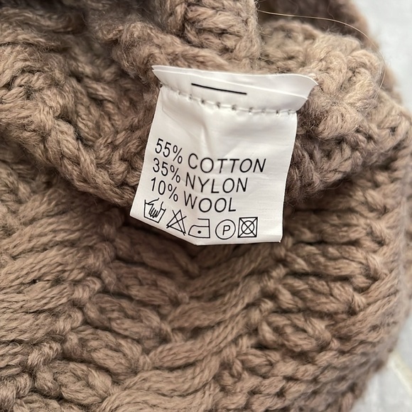 Women's Miracle City Long Sleeve Sweater Medium - Picture 13 of 13